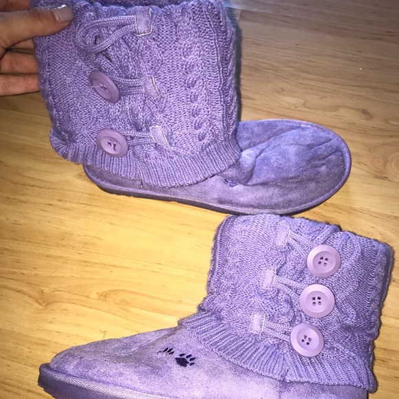 Shoes - 🌼4/$12 -- short boots with paw prints